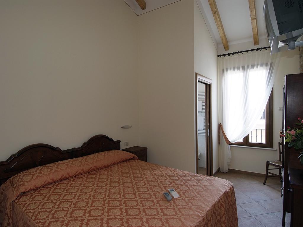 9 Muse Bed And Breakfast Canneto sull'Oglio Стая снимка