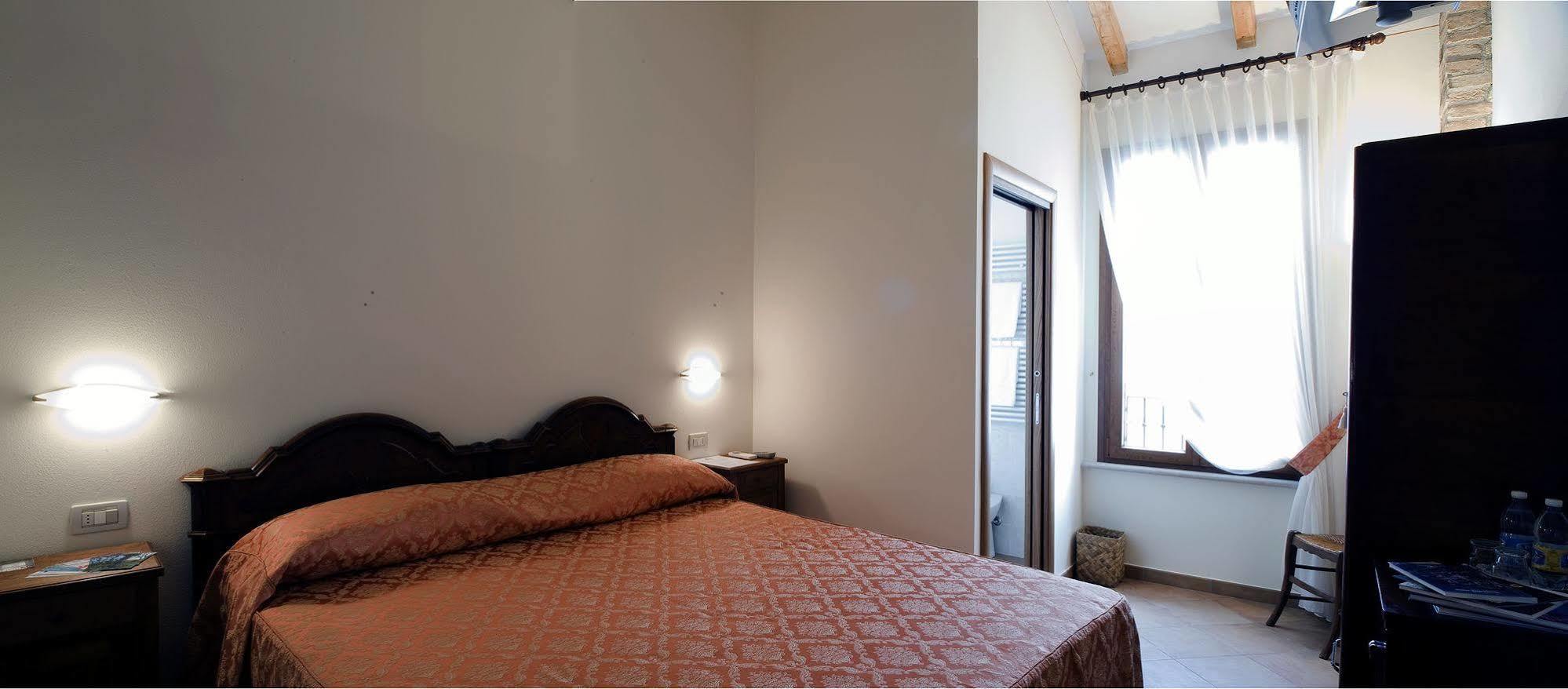 9 Muse Bed And Breakfast Canneto sull'Oglio Екстериор снимка